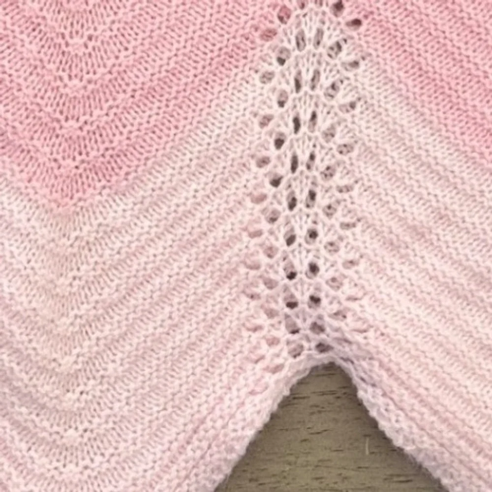 Pink Ombre Chevron Knit Mini Skirt Scalloped Hem Pointelle Size Large 528-11